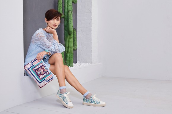 Die Schuhmode zeigt sich im Frühling und Sommer von ihrer schönsten Seite.