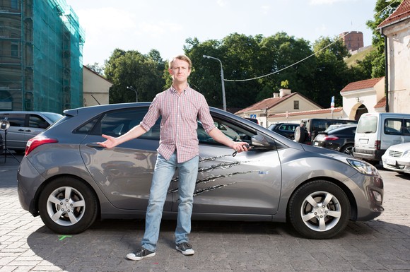 Bis zum 30. November haben Autofahrer noch Zeit, ihre Kfz-Versicherung zu kündigen.