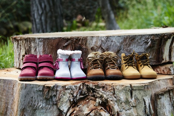 Ohne Boots geht in diesem Winter nichts. Durch eine wasserdichte und atmungsaktive Tex-Austattung werden sie wettertauglich.