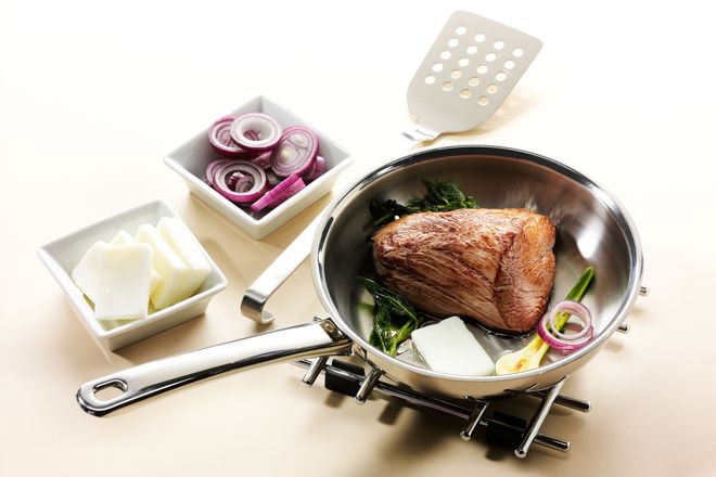 Da Schmalz im Gegensatz zu vielen anderen Fetten sehr hitzestabil ist, eignet es sich gut zum Braten von Fleisch.