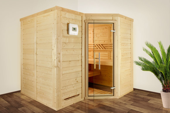 Um die Ecke gedacht: Bei einer vergleichsweise geringen Grundfläche bietet diese Sauna Entspannungsraum für bis zu vier Personen.