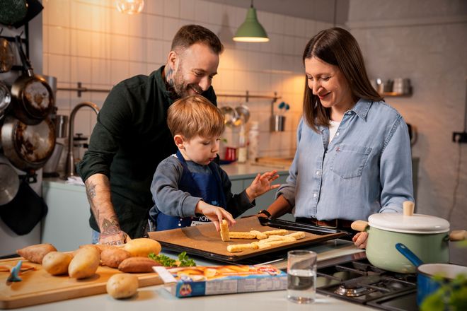 Klassiker schmecken eben immer. Und besonders gut munden die kulinarischen Kreationen, wenn Eltern und Kinder gemeinsam Hand anlegen.