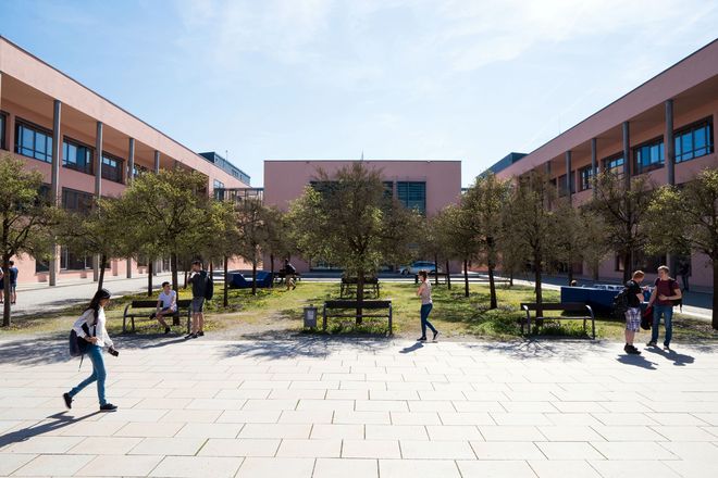 Der Campus der Technischen Hochschule bietet alle Voraussetzungen für ein praxisorientiertes Studieren.