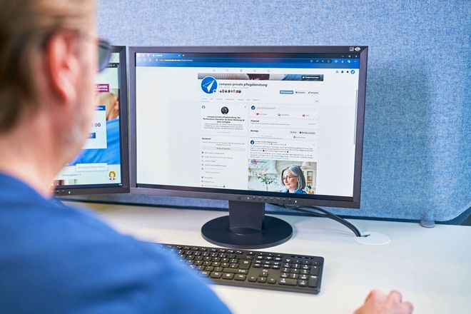 Vor der Initiativbewerbung steht die Recherche: Stellensuchende sollten sich gut über das gewünschte Unternehmen informieren und das Anschreiben gezielt formulieren.