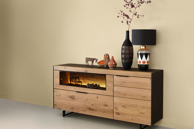 Mit den aktuell angesagten Trendfarben kommen beispielsweise mediterranes Lebensgefühl und Wärme ins Haus.