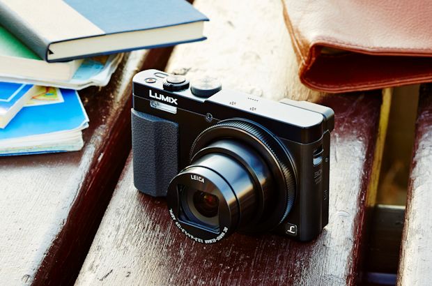 Die Panasonic LUMIX TZ71 ist die ideale Reisezoomkamera mit leistungsstarkem 30x-Leica-Zoom und hochauflösendem elektronischen Sucher inklusive Augensensor.