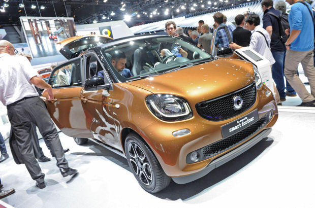 Die neuen smart fortwo und forfour feiern in Paris ihre Weltpremiere.