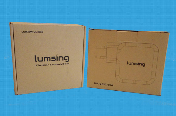 Die USB-Ladegeräte mit Quick Charge 3.0 von Lumsing kommen in einer nicht verschwenderischen, zweckmäßigen Verpackung