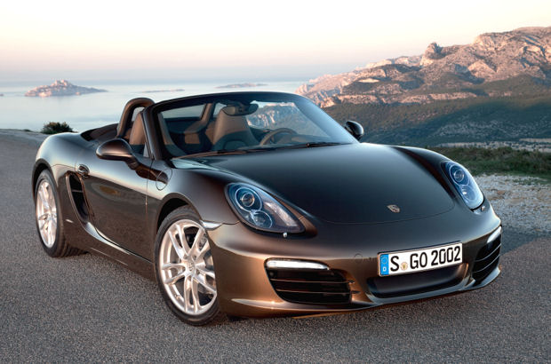 Porsche bittet 4428 Kunden zur Kontrolle des Schlossbügels der Fronthaube in die Werkstatt. 