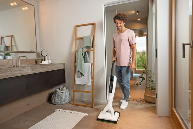 Mit einem modernen, leistungsstarken Akku-Saugwischer kann man vor allem Zeit sparen, dann macht die Hausarbeit auch gleich mehr Spaß.