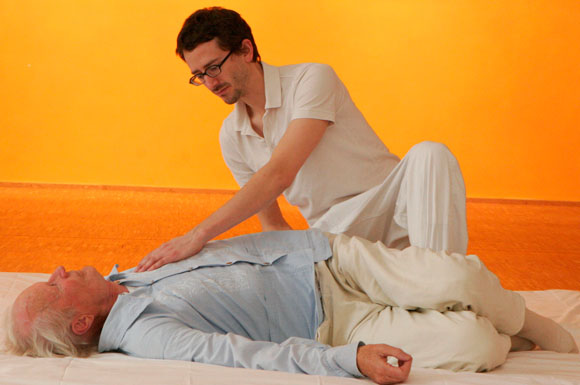 Die Arbeit mit Faszien bereichert die traditionelle Methode der fernöstlichen Heilkunde Shiatsu.