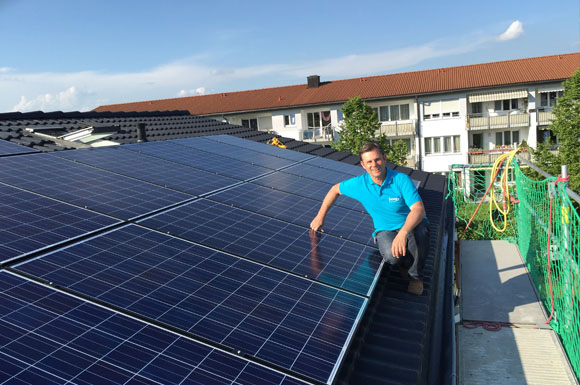 Endlich unabhängig vom Stromanbieter: Möglich wird dies durch die geschickte Kombination einer Photovoltaikanlage mit einem eigenen Batteriespeicher.
