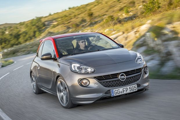 Der neue Opel Adam S trumpft mit einem 150 PS starken Turbomotor auf.