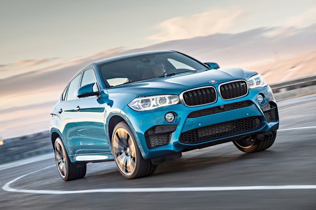 Der neue BMW X6 M auf der Rennstrecke.