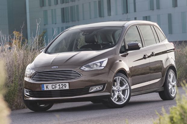 Seinen modellgepflegten Kompaktvan C-Max bietet Ford vorübergehend schon ab 16.490 Euro an.