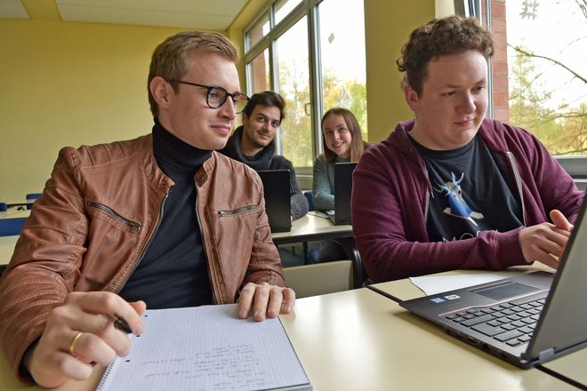 Gelernt wird in kleinen Gruppen – während der Corona-Pandemie allerdings via Online-Lehre.