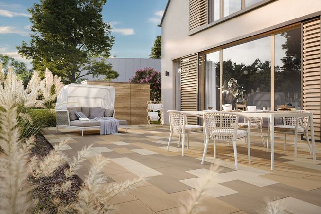 Mit zeitloser Optik und klaren Linien setzen Betonplatten moderne Akzente im Au&szlig;enbereich.