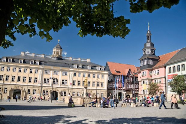 Der Marktplatz mit Stadtschloss in Eisenach.