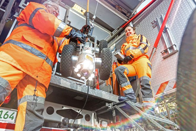 Gefragte Experten: Umwelttechnologen für Rohrleitungsnetze und Industrieanlagen kümmern sich um intakte Abwassersysteme.