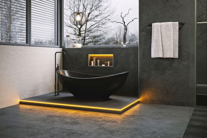 Die LED-Profile verfügen über eine Plug-and-Play-Technologie, dank der sich Räume einfach und individuell mit Licht und Keramik gestalten lassen.