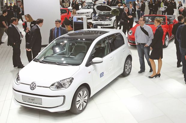 Die Volkswagen-Partner laden am 25.04.2015 zum Premierenfest ein - manche bieten Probefahrten im e-up!