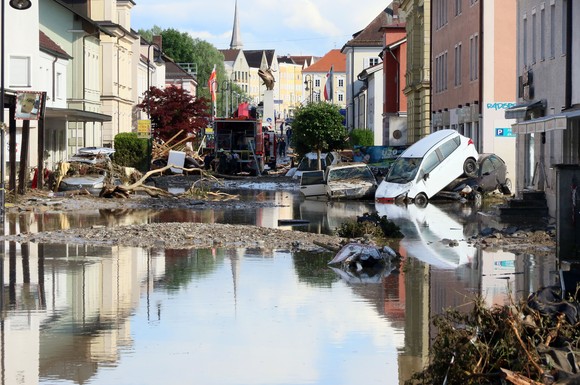 Extremwetterlagen wie Starkregenereignisse häufen sich in Deutschland - vereinzelt mit gravierenden Folgen wie am 1. Juni 2016 in Simbach am Inn.