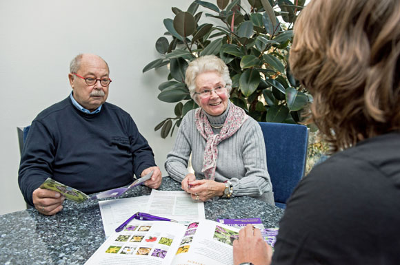 Durch Vorsorgeverträge können die Wünsche für die eigene Grabgestaltung bereits zu Lebzeiten festgelegt werden.