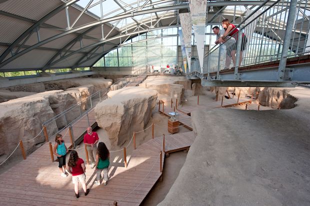 Führungen im Römerbergwerk sind Reisen in die Vergangenheit.