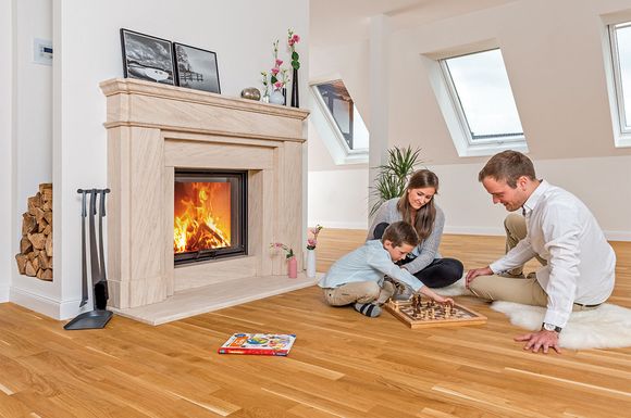 Zu den schönsten Glückserlebnissen für Kinder und Erwachsene kann es gehören, sich gemeinsam um ein echtes Feuer zu versammeln und dessen Wärme zu spüren.