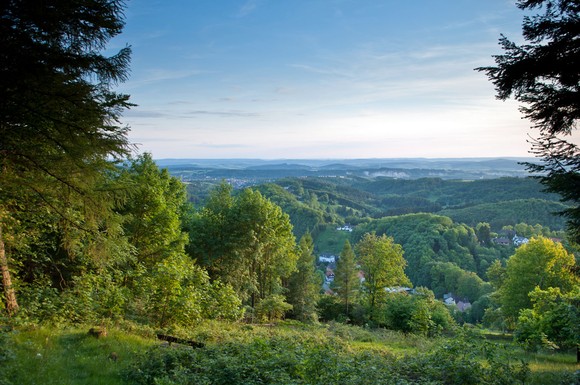 Der Harzer-Hexen-Stieg bietet weite Ausblicke auf dem Weg von Osterode über den Brocken bis nach Thale.