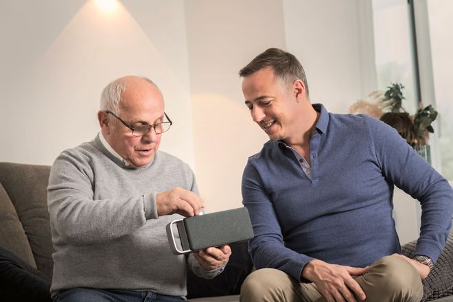Ein TV-Sprachverstärker hebt die Frequenzbänder hervor, die für das Verstehen von Sprache wichtig sind.