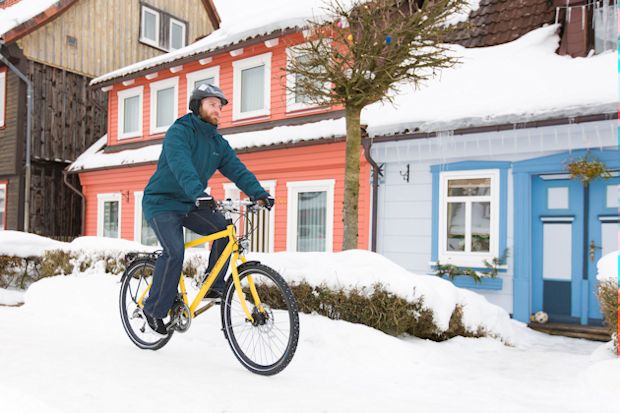 Mit einer angepassten Fahrweise und etwas Vorbereitung radelt man gut durch den Winter.