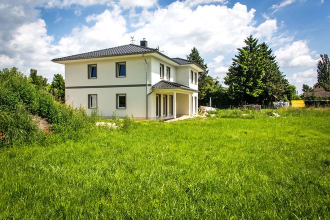 Fertighäuser werden heute in hoher Qualität angeboten. Die Preisvorteile gegenüber dem Massivbau sind dafür nicht mehr signifikant.
