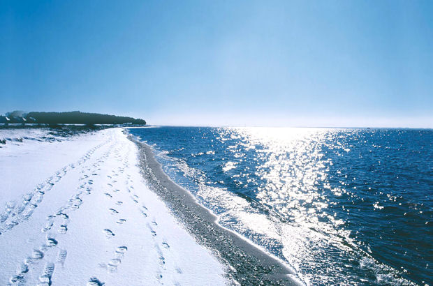 Die Ostsee hat auch im Winter ihre schönen Seiten und lädt zum Campingurlaub ein.