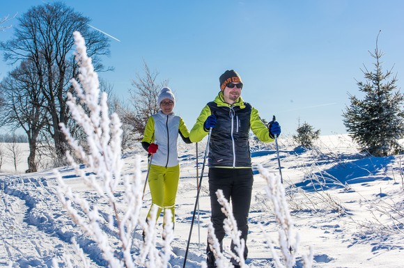 Skilangläufer finden in der Tourismusregion Oberharz am Brocken zahlreiche Loipen und Skirundwanderwege.