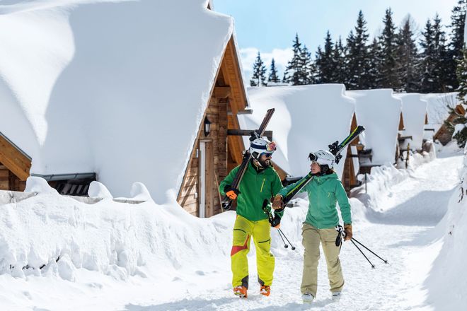 Ferienparks zeichnen sich im Winterurlaub auch dadurch aus, dass die Wege von den Unterkünften auf die Skipisten außergewöhnlich kurz sind.